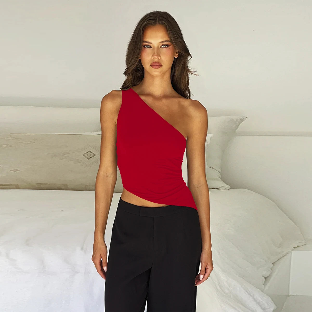 Top justo feminino sexy com alça diagonal e costas nuas, modelo novo 2024, para festa em boate à beira-mar