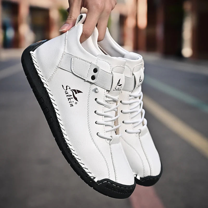 Nuevos zapatos casuales de cuero hechos a mano 2024 para hombre, zapatillas de diseño, zapatos de cuero transpirables para hombre, botines para exteriores para hombre.