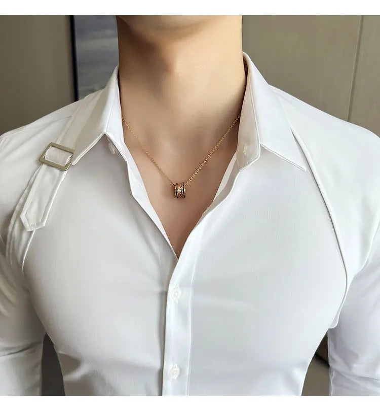 Camisa con diseño decorativo de tiras, ropa para hombre 2023, camisa coreana de manga larga, corte entallado, informal, ideal para discotecas y bailes de graduación.