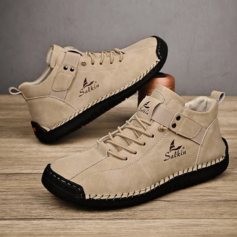 Novos sapatos masculinos casuais de couro feitos à mão 2024, tênis com design respirável para homens, botas de cano curto para áreas externas