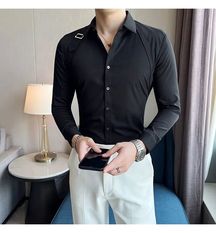 Camisa con diseño decorativo de tiras, ropa para hombre 2023, camisa coreana de manga larga, corte entallado, informal, ideal para discotecas y bailes de graduación.