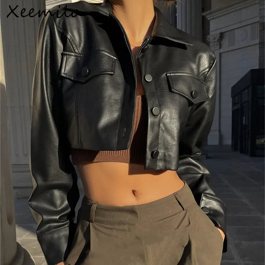 Xeemilo Jaqueta curta de couro sintético outono Y2K Gola virada para baixo Moda Botton Decoração Casaco de PU 2022 Casacos casuais de rua grunge
