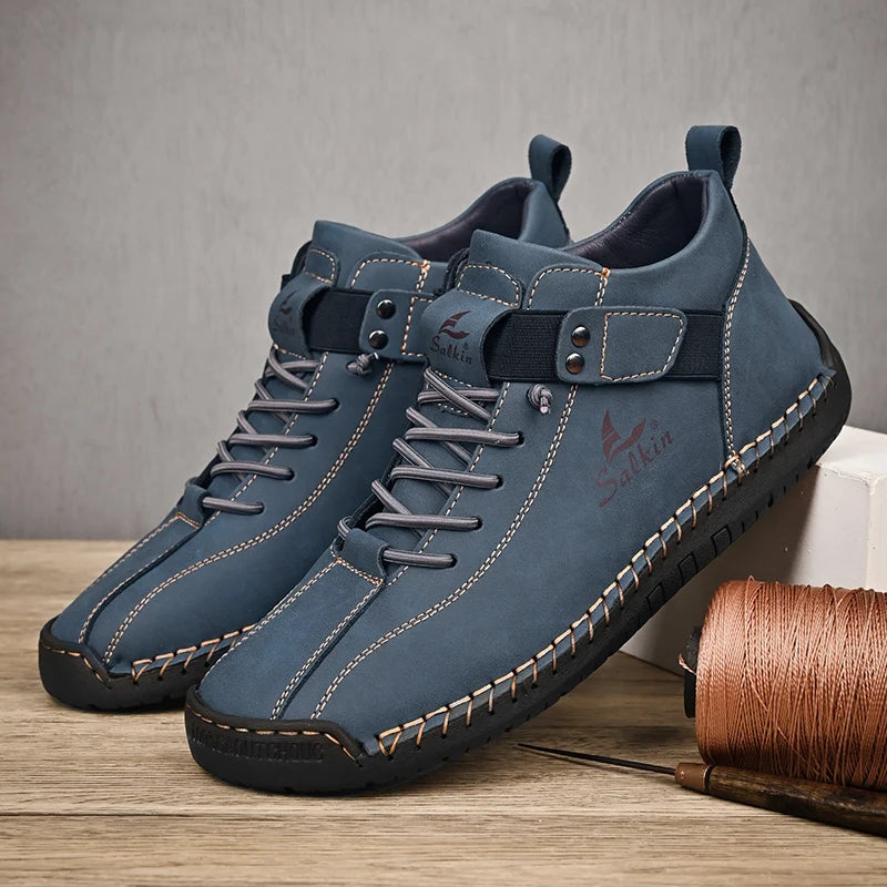 Novos sapatos masculinos casuais de couro feitos à mão 2024, tênis com design respirável para homens, botas de cano curto para áreas externas