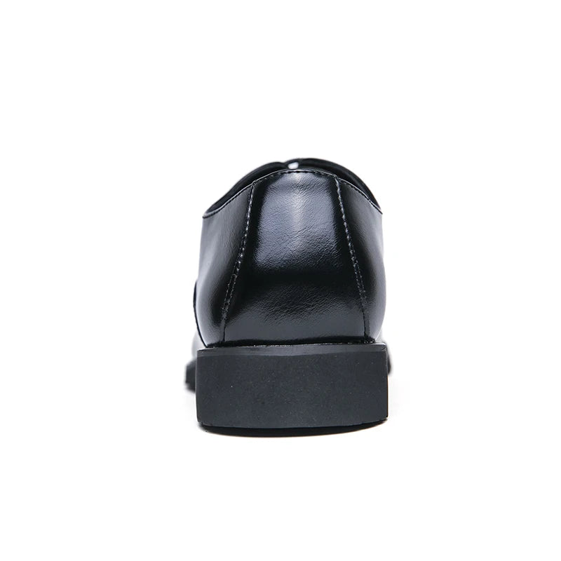 Zapatos de vestir de cuero de marca de lujo para hombre, cómodos, de punta puntiaguda, formales, negros, informales, para boda.