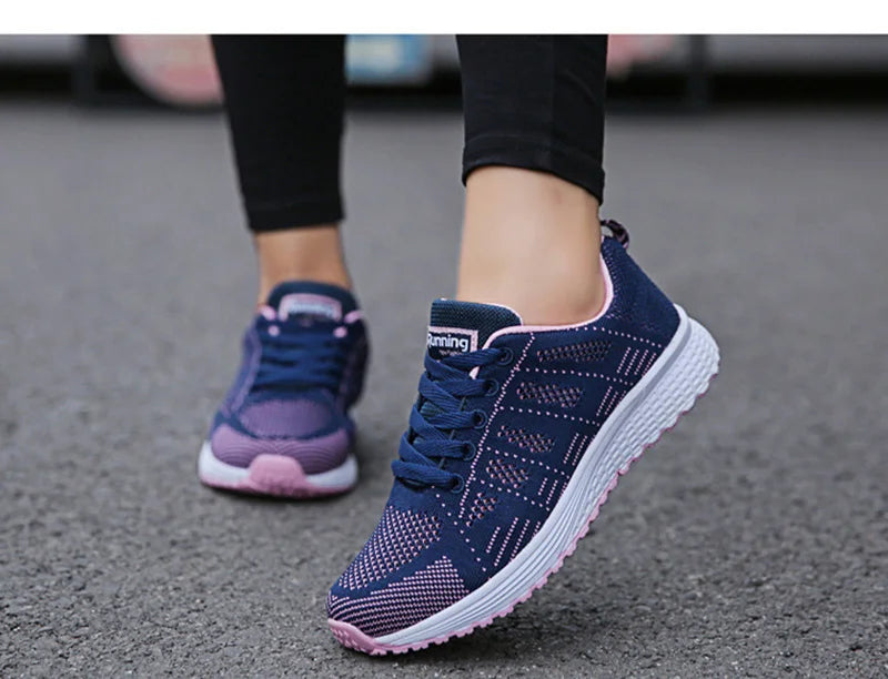 Zapatos casuales de mujer, zapatillas planas de malla transpirables a la moda para caminar, zapatillas de deporte para mujer 2021, zapatos vulcanizados para gimnasio, calzado blanco para mujer