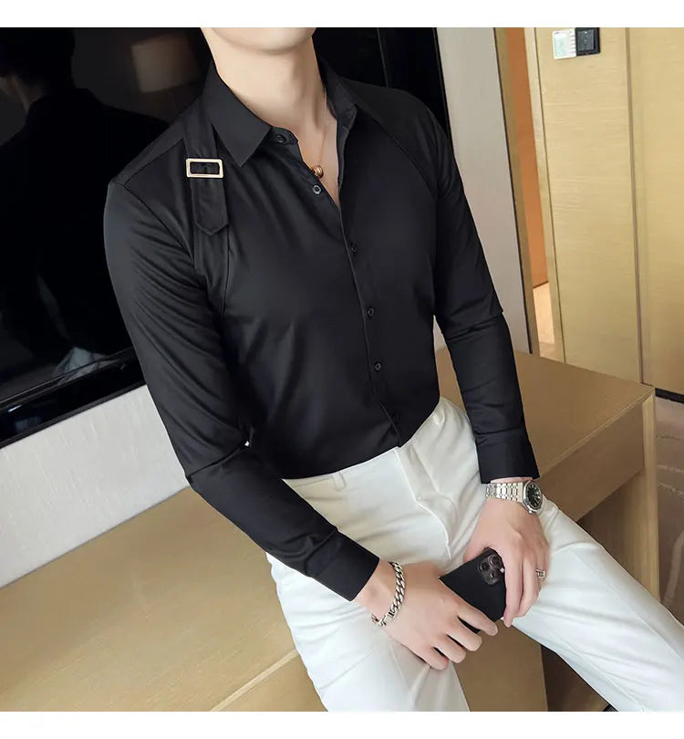 Camisa con diseño decorativo de tiras, ropa para hombre 2023, camisa coreana de manga larga, corte entallado, informal, ideal para discotecas y bailes de graduación.