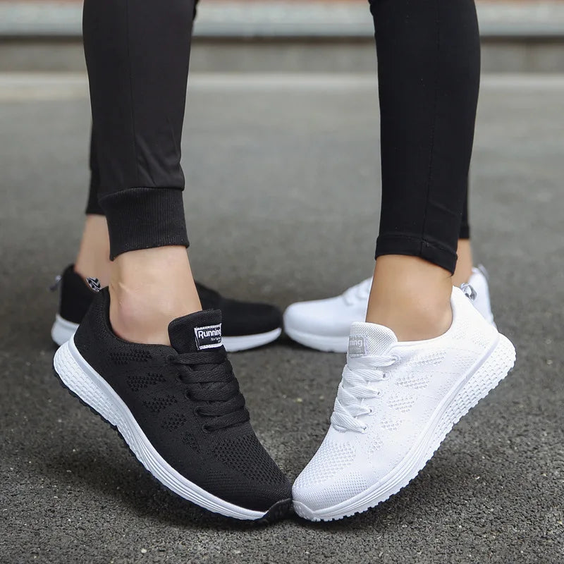 Zapatos casuales de mujer, zapatillas planas de malla transpirables a la moda para caminar, zapatillas de deporte para mujer 2021, zapatos vulcanizados para gimnasio, calzado blanco para mujer