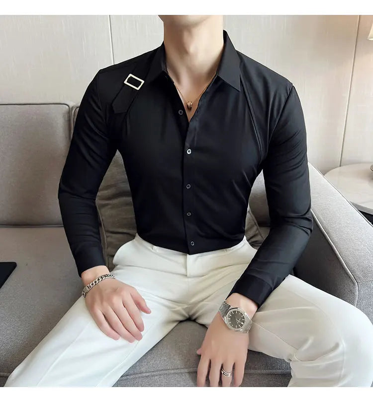 Camisa con diseño decorativo de tiras, ropa para hombre 2023, camisa coreana de manga larga, corte entallado, informal, ideal para discotecas y bailes de graduación.
