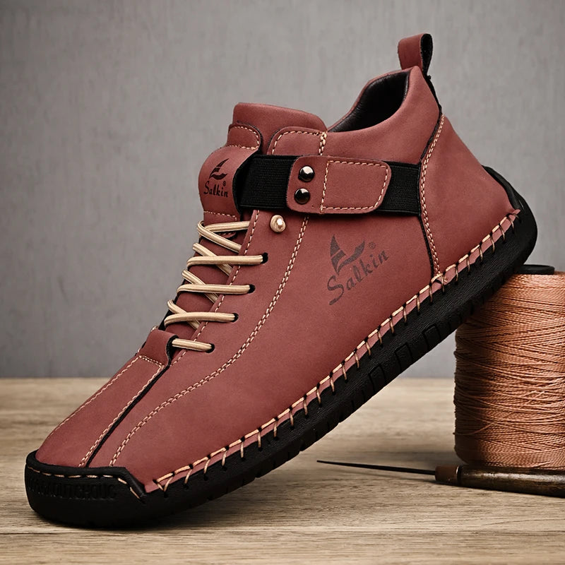 Novos sapatos masculinos casuais de couro feitos à mão 2024, tênis com design respirável para homens, botas de cano curto para áreas externas
