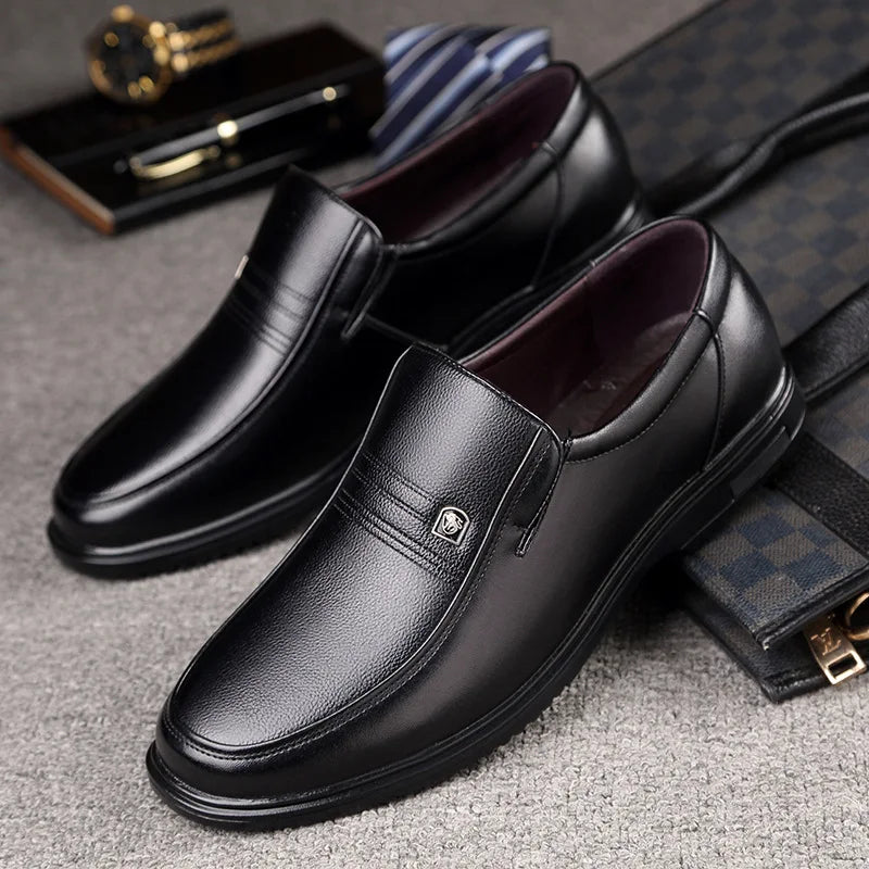 Zapatos formales de cuero de marca de lujo para hombre, mocasines transpirables sin cordones, color negro, talla grande 38-46