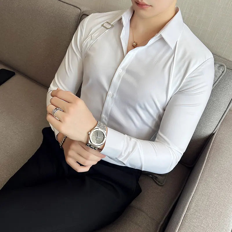 Camisa con diseño decorativo de tiras, ropa para hombre 2023, camisa coreana de manga larga, corte entallado, informal, ideal para discotecas y bailes de graduación.