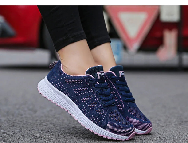 Zapatos casuales de mujer, zapatillas planas de malla transpirables a la moda para caminar, zapatillas de deporte para mujer 2021, zapatos vulcanizados para gimnasio, calzado blanco para mujer