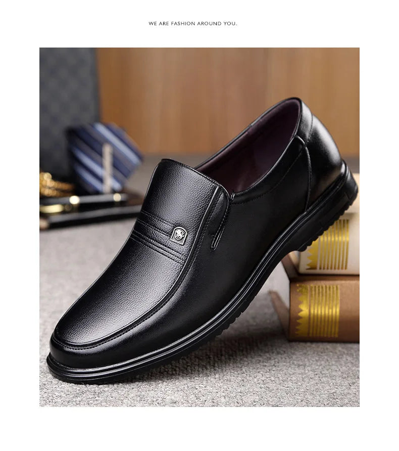 Zapatos formales de cuero de marca de lujo para hombre, mocasines transpirables sin cordones, color negro, talla grande 38-46
