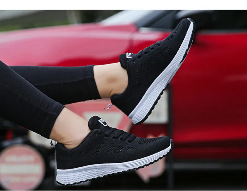 Zapatos casuales de mujer, zapatillas planas de malla transpirables a la moda para caminar, zapatillas de deporte para mujer 2021, zapatos vulcanizados para gimnasio, calzado blanco para mujer