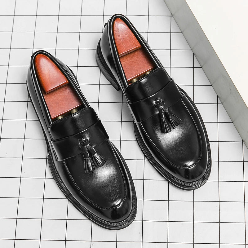 Zapatos de marca de lujo para hombre, mocasines suaves de talla grande 46, mocasines de hombre de cuero de alta calidad con borlas, zapatos planos de conducción