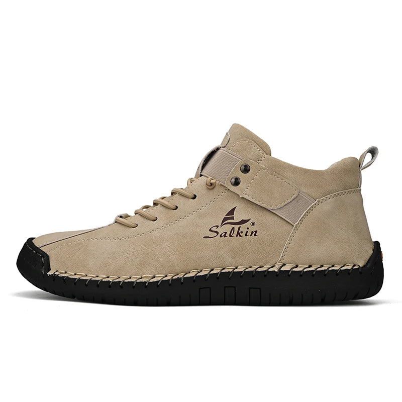 Novos sapatos masculinos casuais de couro feitos à mão 2024, tênis com design respirável para homens, botas de cano curto para áreas externas