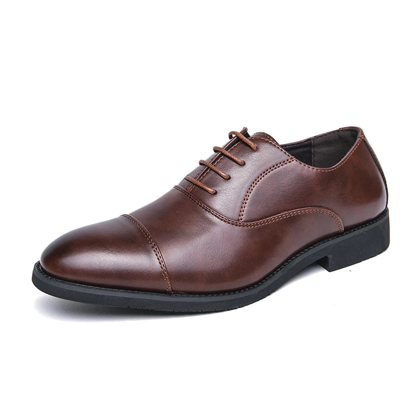 Zapatos de vestir de cuero de marca de lujo para hombre, cómodos, de punta puntiaguda, formales, negros, informales, para boda.