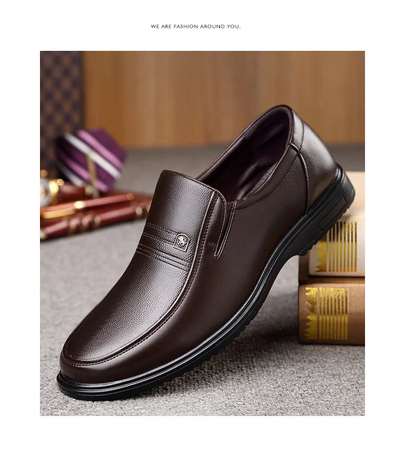 Zapatos formales de cuero de marca de lujo para hombre, mocasines transpirables sin cordones, color negro, talla grande 38-46