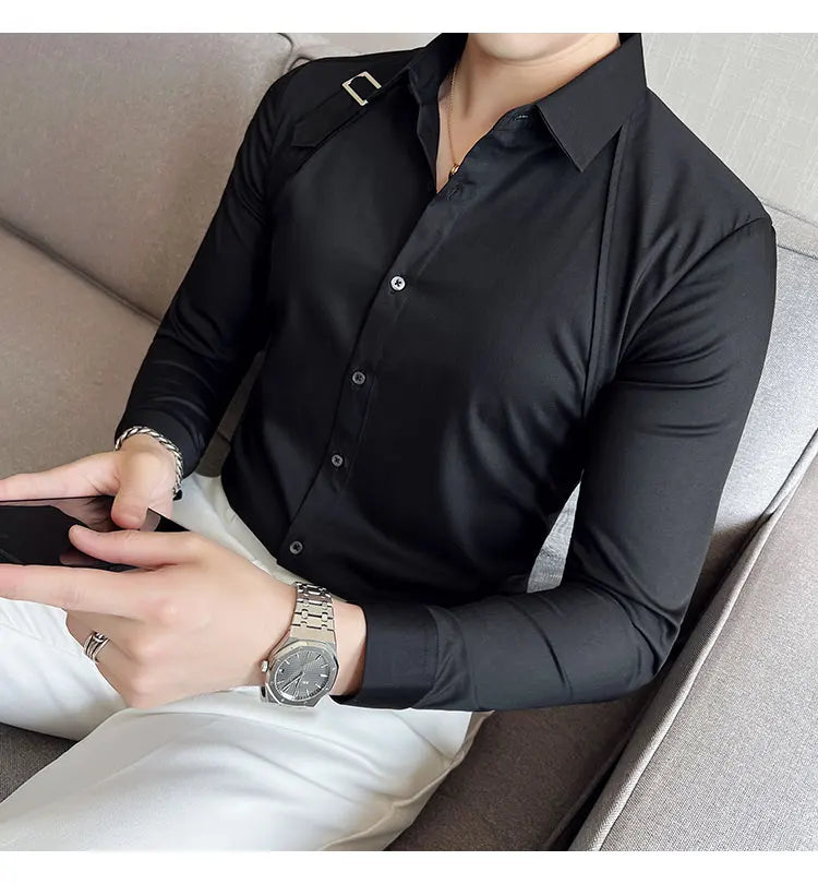 Camisa con diseño decorativo de tiras, ropa para hombre 2023, camisa coreana de manga larga, corte entallado, informal, ideal para discotecas y bailes de graduación.