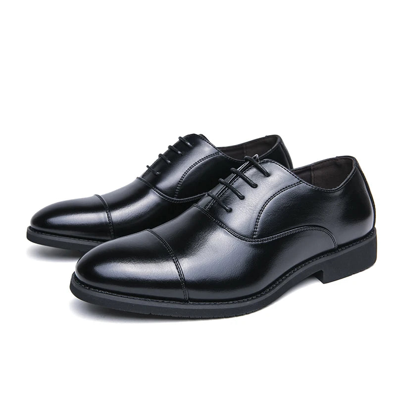 Zapatos de vestir de cuero de marca de lujo para hombre, cómodos, de punta puntiaguda, formales, negros, informales, para boda.