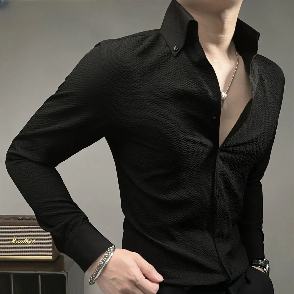 Nueva camisa de manga larga para hombre, ligera y lujosa, elegante, informal, versátil y hermosa, tendencia.