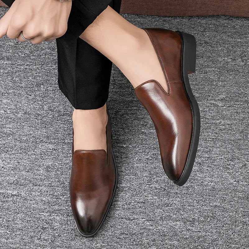 Zapatos formales de cuero sin cordones para hombre, mocasines casuales, zapatos de boda negros, elegantes zapatos Oxford de punta puntiaguda para oficina