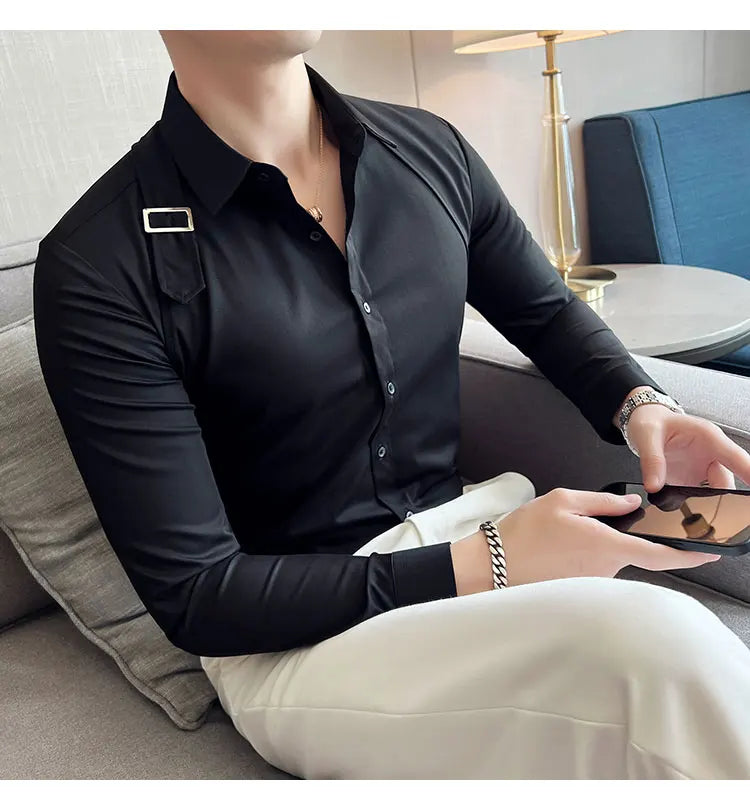 Camisa con diseño decorativo de tiras, ropa para hombre 2023, camisa coreana de manga larga, corte entallado, informal, ideal para discotecas y bailes de graduación.
