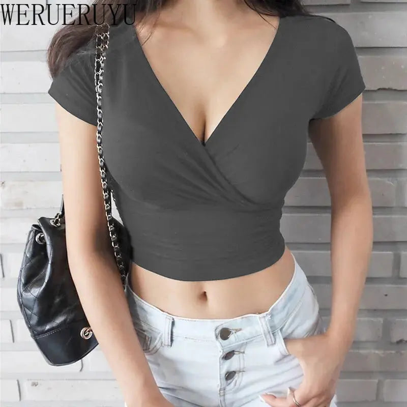 Nova camiseta preta sexy de verão com decote em V, manga curta, top curto Y2K, roupas femininas, moda urbana, coreana, espartilho, tops, camisetas 2023