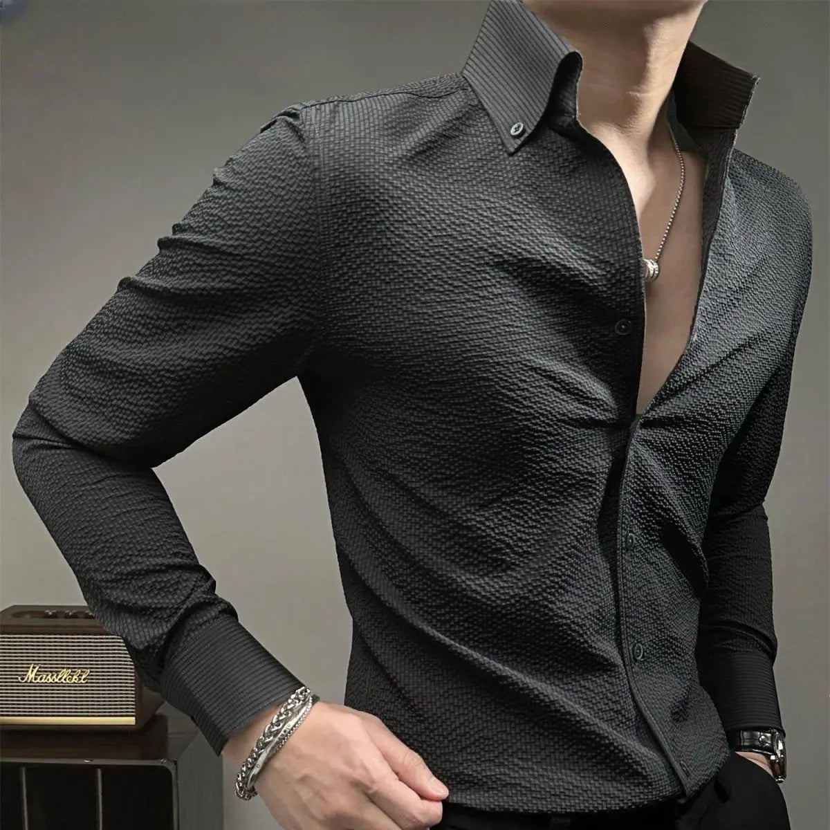 Nueva camisa de manga larga para hombre, ligera y lujosa, elegante, informal, versátil y hermosa, tendencia.