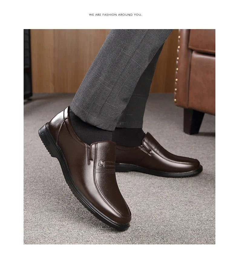 Zapatos formales de cuero de marca de lujo para hombre, mocasines transpirables sin cordones, color negro, talla grande 38-46