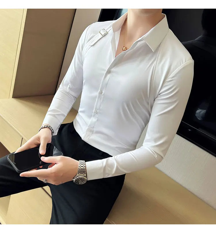 Camisa con diseño decorativo de tiras, ropa para hombre 2023, camisa coreana de manga larga, corte entallado, informal, ideal para discotecas y bailes de graduación.