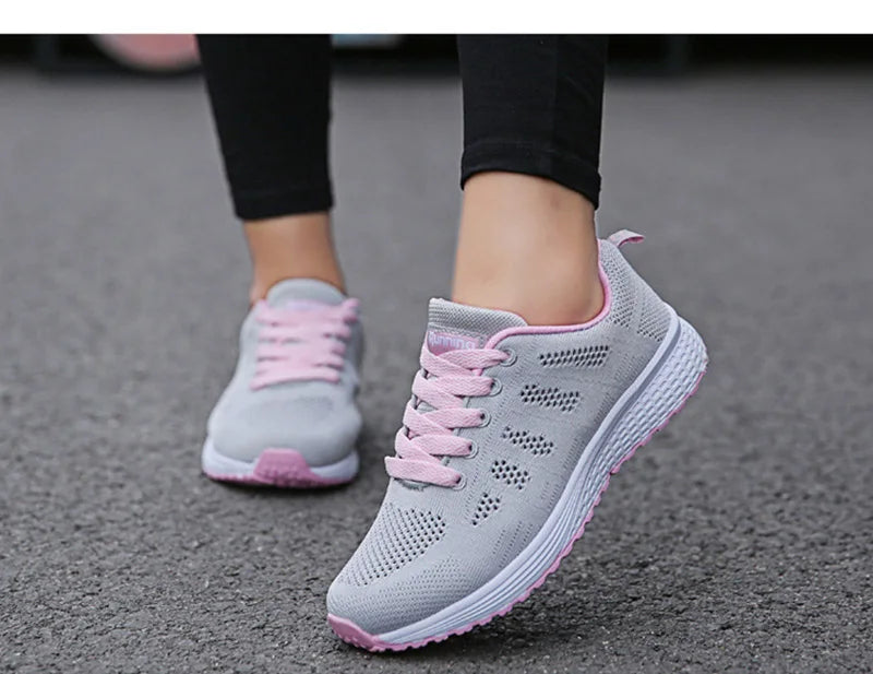 Zapatos casuales de mujer, zapatillas planas de malla transpirables a la moda para caminar, zapatillas de deporte para mujer 2021, zapatos vulcanizados para gimnasio, calzado blanco para mujer